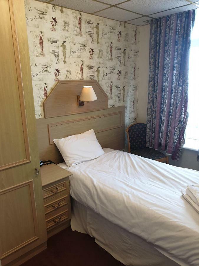 The Parisienne Hotel 黑潭 外观 照片